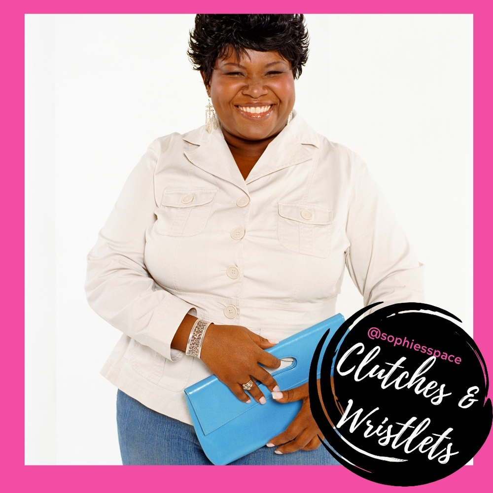 CLUTCHES & WRISTLETS SECTION